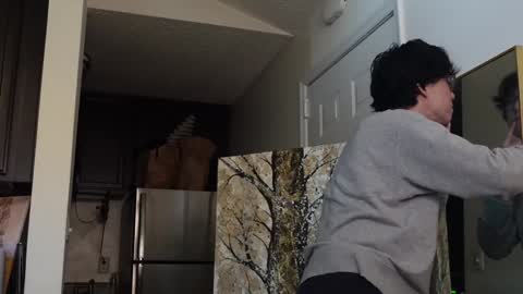 Snapshot of unhingedwang chatting on December 6, 2024, 9:02 pm wang online show from December 6, 2024, 9:02 pm