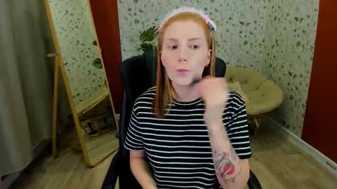 Call me Mira  thumbs up its make me happy online show from December 21, 2025, 8:49 pm