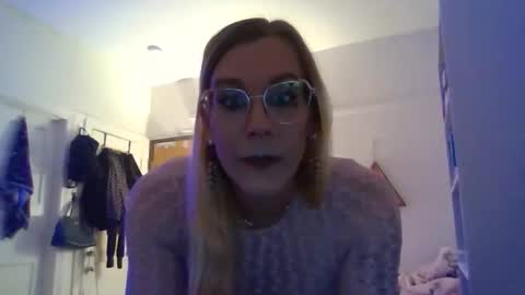 UnicornSlut333 online show from November 23, 2025, 6:13 am