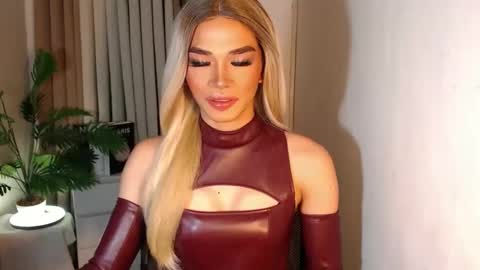 Miss Andrea online show from October 4, 2025, 4:38 pm