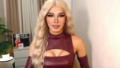 Miss Andrea online show from November 20, 2025, 7:35 pm