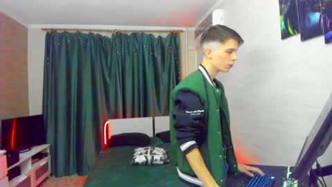 Alex online show from November 6, 2025, 7:59 pm