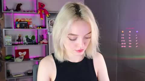 ShizukaShizuSHIZ online show from September 12, 2025, 3:06 am