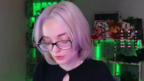 ShizukaShizuSHIZ online show from September 25, 2025, 4:16 am