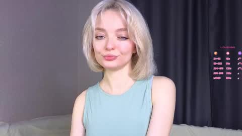 ShizukaShizuSHIZ online show from October 14, 2025, 3:40 am