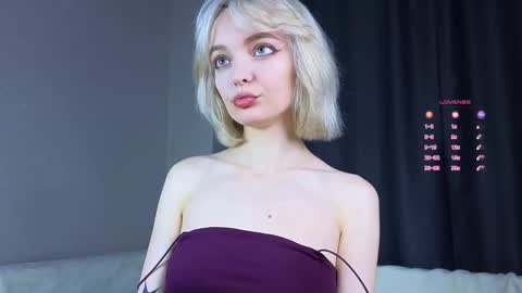 ShizukaShizuSHIZ online show from October 15, 2025, 3:17 am