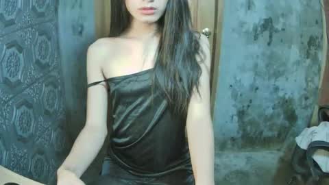 Snapshot of ur_asiansofia235 chatting on March 1, 2026, 4:53 pm Shantall online show from March 1, 2026, 4:53 pm