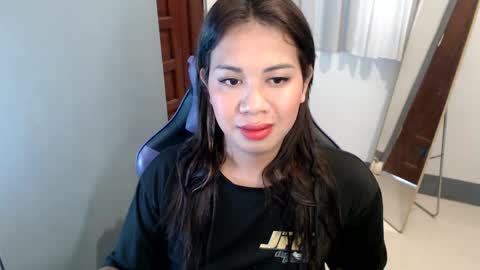 Snapshot of ur_cutiesthotasianxx chatting on January 11, 2025, 2:52 am Vee online show from January 11, 2025, 2:52 am