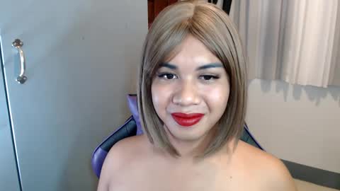 Snapshot of ur_cutiesthotasianxx chatting on January 30, 2025, 9:04 pm Vee online show from January 30, 2025, 9:04 pm