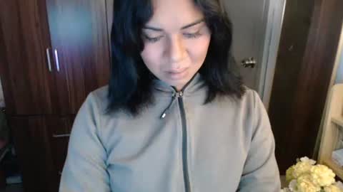 Vee online show from January 11, 2026, 1:21 am