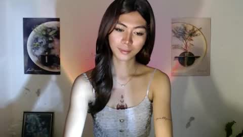 Snapshot of ur_extra_petite chatting on May 21, 2026, 4:47 pm online show from May 21, 2026, 4:47 pm