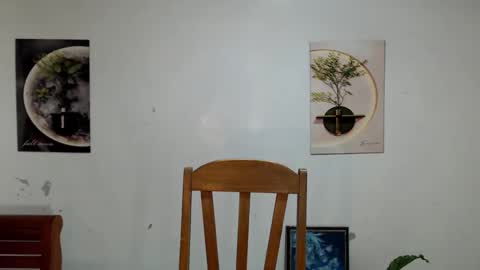 Snapshot of ur_extra_petite chatting on May 29, 2026, 6:28 pm online show from May 29, 2026, 6:28 pm