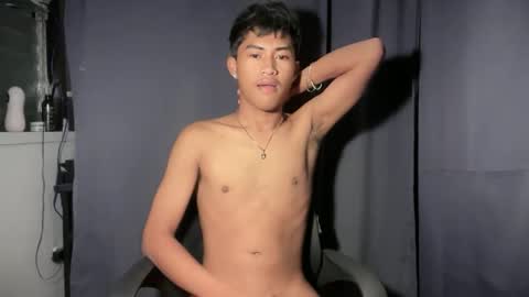 ur_fuckerbttm online show from October 1, 2025, 11:33 pm