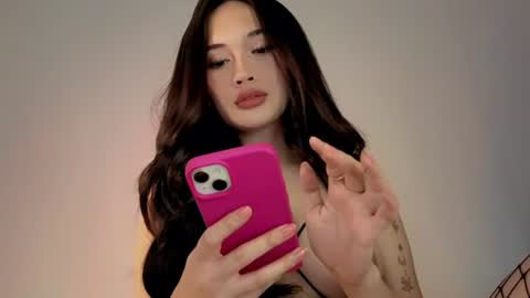 Lola online show from July 5, 2026, 2:57 pm
