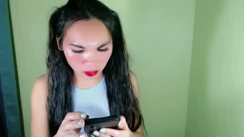 QUEENSY online show from February 6, 2025, 3:41 pm