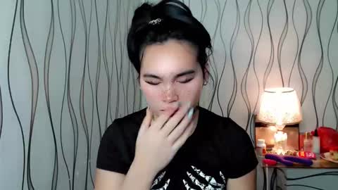 QUEENSY online show from November 11, 2025, 11:27 pm