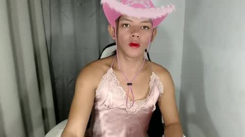 ur_lexie_fab online show from June 24, 2026, 3:38 am