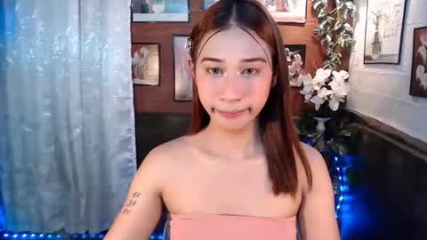 ur_rianlover online show from October 13, 2025, 5:18 am