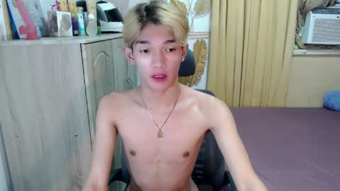 Snapshot of urasian_john20 chatting on June 27, 2026, 11:15 am urasian_john20 online show from June 27, 2026, 11:15 am