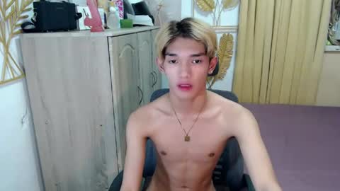 Snapshot of urasian_john20 chatting on July 4, 2026, 10:32 am urasian_john20 online show from July 4, 2026, 10:32 am