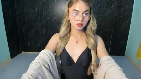 Snapshot of urasian_kat chatting on March 10, 2025, 12:15 pm urasian_kat online show from March 10, 2025, 12:15 pm