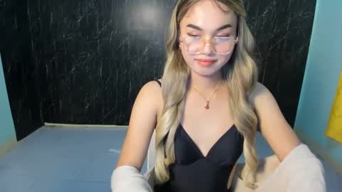 Snapshot of urasian_kat chatting on March 10, 2025, 3:20 pm urasian_kat online show from March 10, 2025, 3:20 pm
