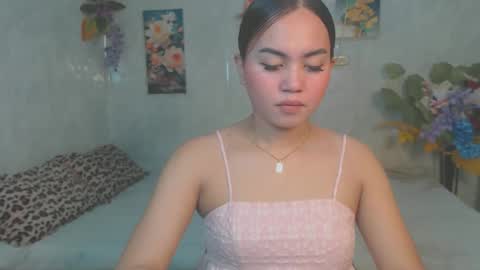 Snapshot of urasian_kat chatting on April 17, 2026, 5:32 am urasian_kat online show from April 17, 2026, 5:32 am