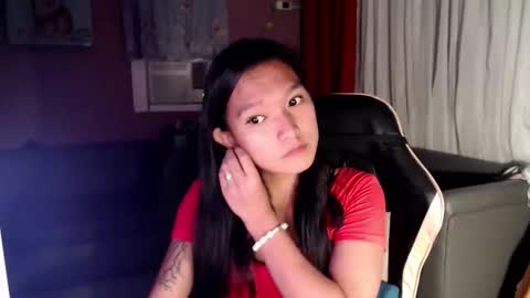 NEWRA  ALLISON online show from October 1, 2025, 2:23 pm