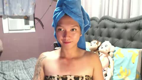 NEWRA  ALLISON online show from May 5, 2026, 8:33 am