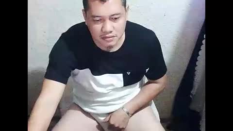 Snapshot of urasianguy90 chatting on February 19, 2026, 3:30 pm carlo online show from February 19, 2026, 3:30 pm