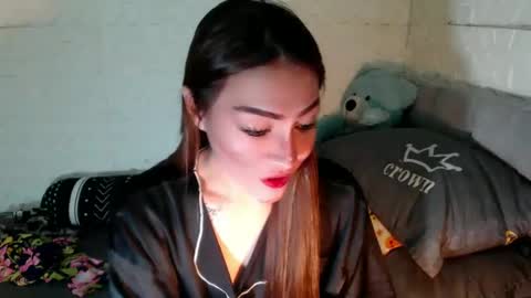 Snapshot of urbabyhot_gurl chatting on December 12, 2024, 2:55 pm QUEEN ANGEL online show from December 12, 2024, 2:55 pm
