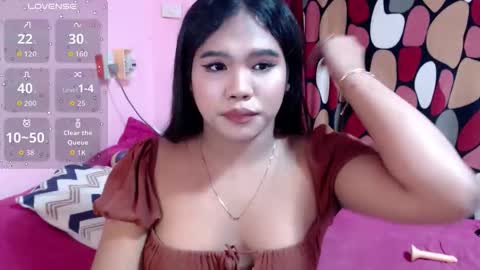 Snapshot of urbabysofia0305 chatting on October 13, 2025, 5:24 pm Sofia online show from October 13, 2025, 5:24 pm