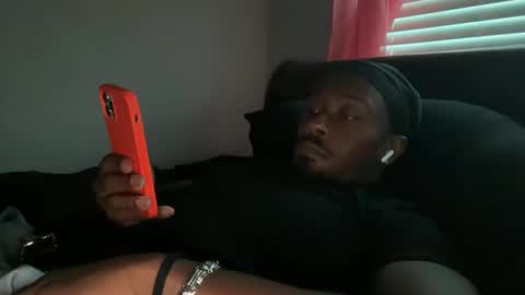 Snapshot of urbandick5 chatting on September 17, 2025, 12:29 pm urbandick5 online show from September 17, 2025, 12:29 pm
