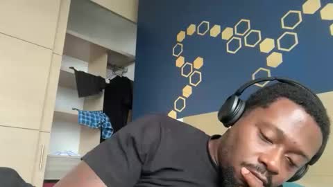 urbandick5 online show from April 6, 2026, 12:06 pm