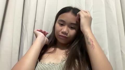 Snapshot of urbbgurl_lynxx chatting on May 7, 2026, 2:44 pm Urbbgurl lynxx online show from May 7, 2026, 2:44 pm