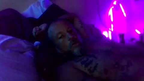 urdaddy875867 online show from September 14, 2025, 1:32 pm