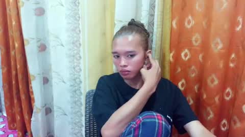 Sweetacyl online show from June 25, 2026, 3:49 pm
