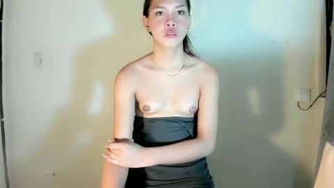 Rona Ella online show from June 18, 2026, 12:33 am