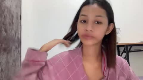 urdream_girl8 online show from February 14, 2026, 5:59 am