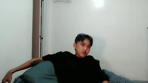 urdreamboy_prince online show from June 12, 2026, 7:02 pm