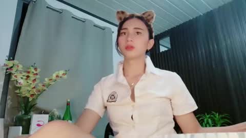 urfave_bbgirl online show from February 4, 2026, 12:22 pm