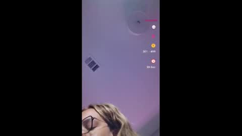 Snapshot of urfaveriri chatting on September 24, 2025, 3:10 am urfaveriri online show from September 24, 2025, 3:10 am