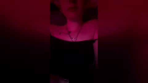 urfavvbrunette18 online show from April 29, 2026, 2:59 am