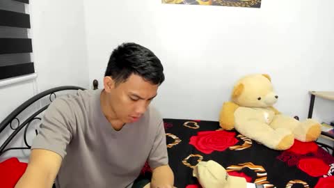 urfucker_vinz online show from March 17, 2026, 1:03 pm