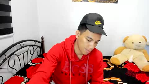 urfucker_vinz online show from April 15, 2026, 12:56 pm