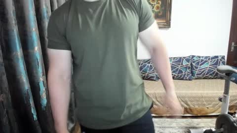 UrGymCrush online show from October 9, 2025, 9:35 pm