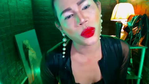 queen norelle online show from February 14, 2025, 7:54 pm