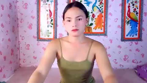 urhot_maxine online show from June 18, 2026, 9:36 am