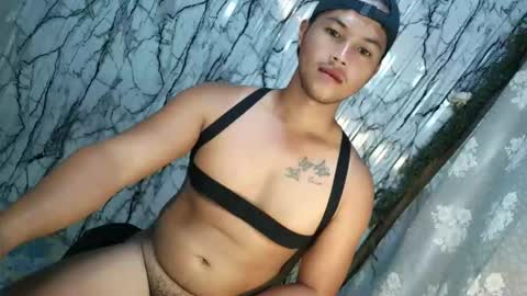 urhotfucker_eric online show from April 23, 2026, 1:18 am