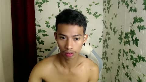 Snapshot of urhotfuckingass chatting on December 27, 2024, 5:42 am richard online show from December 27, 2024, 5:42 am